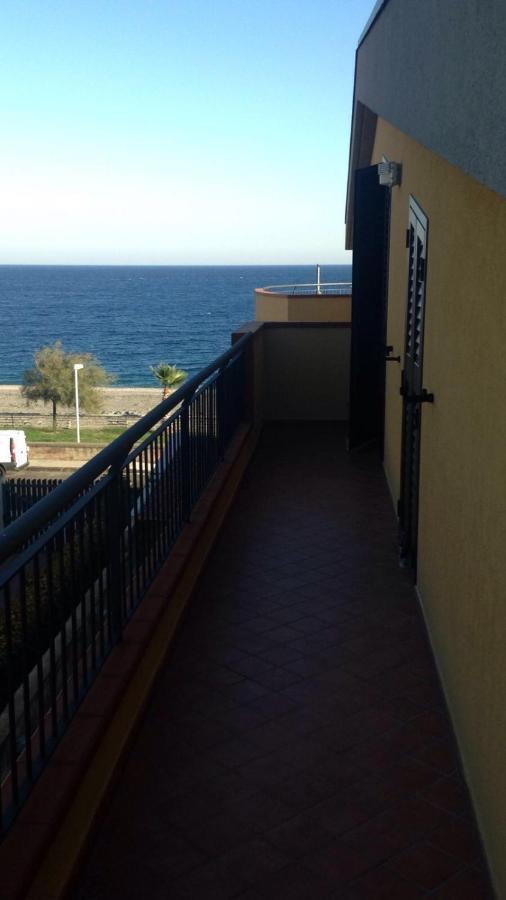 Casa Carmelo Lägenhet Nizza di Sicilia Exteriör bild