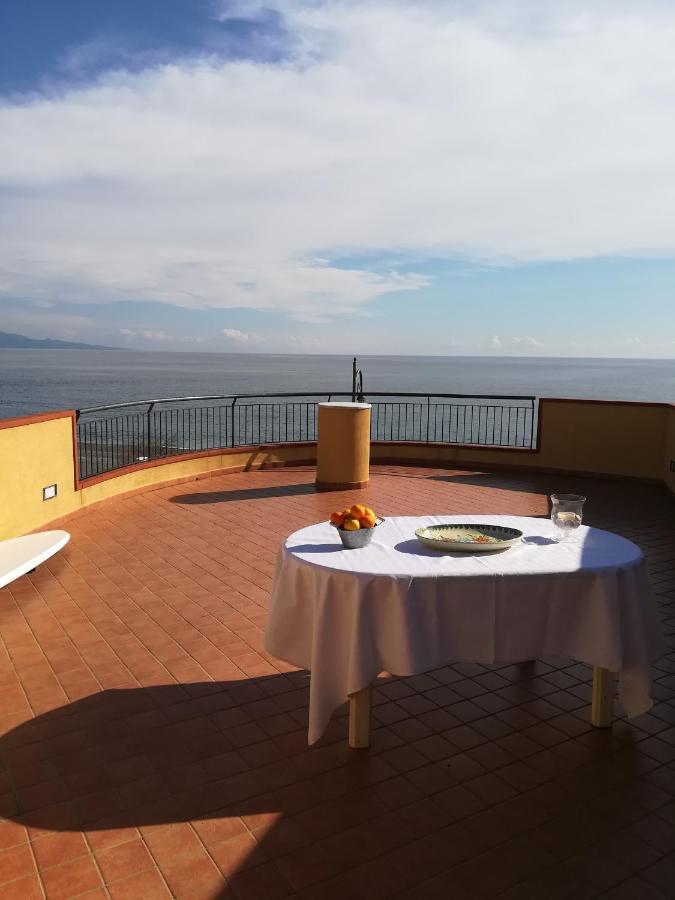 Casa Carmelo Lägenhet Nizza di Sicilia Exteriör bild