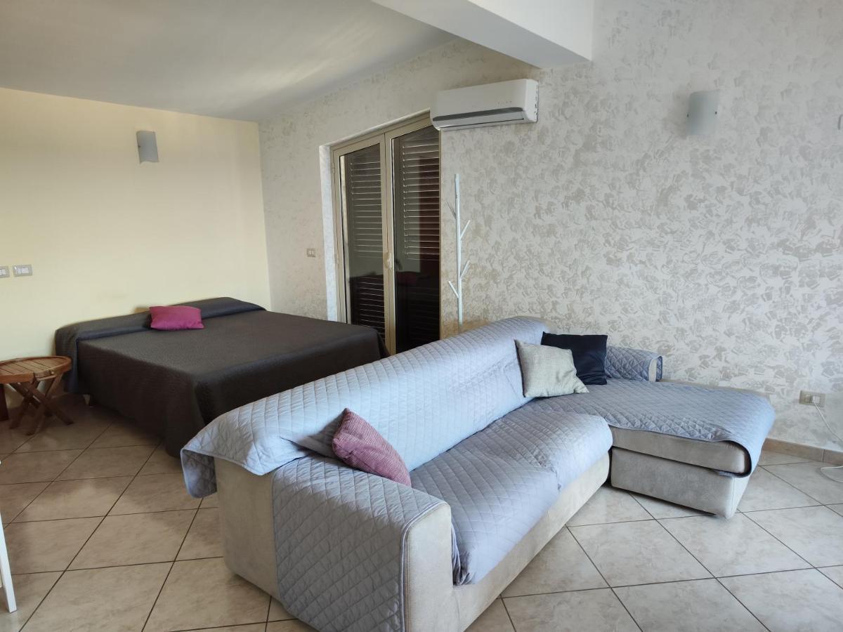Casa Carmelo Lägenhet Nizza di Sicilia Exteriör bild