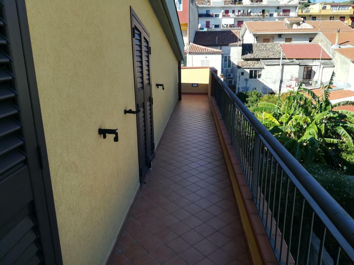 Casa Carmelo Lägenhet Nizza di Sicilia Exteriör bild